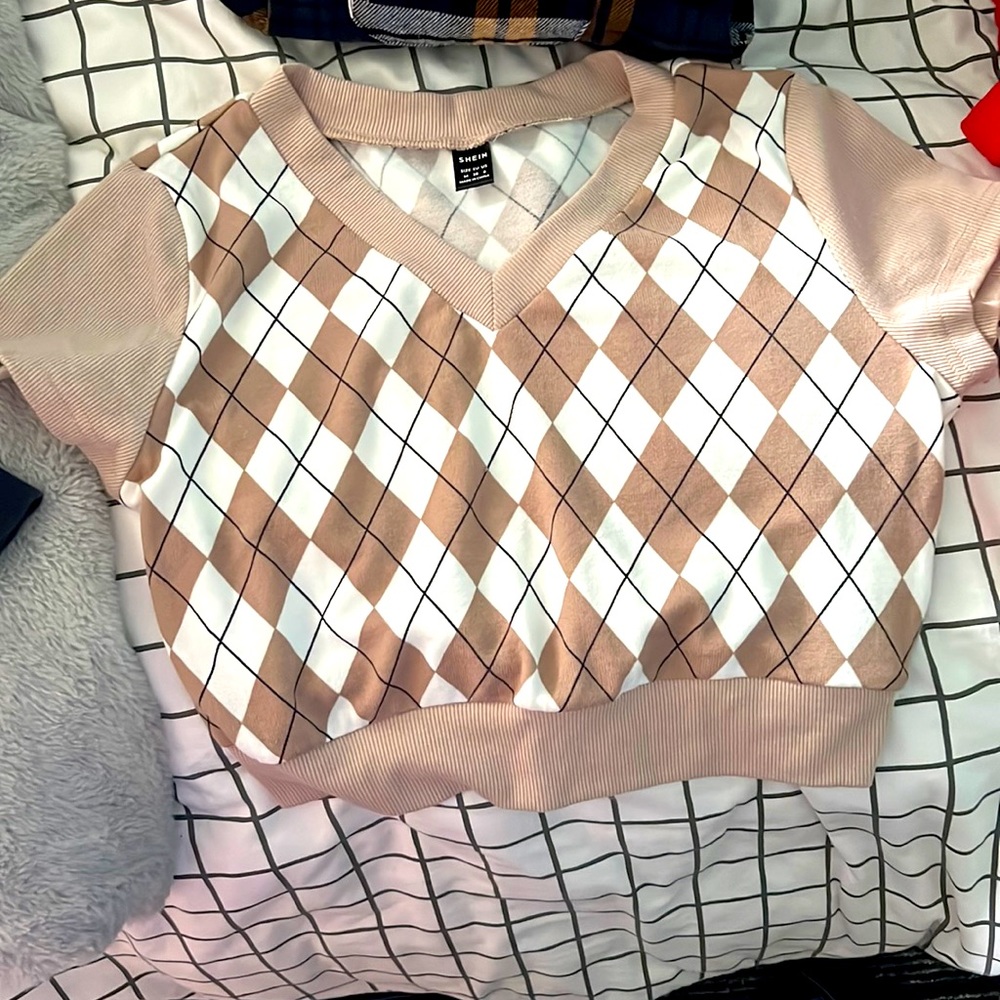 This is a size medium from SHEIN